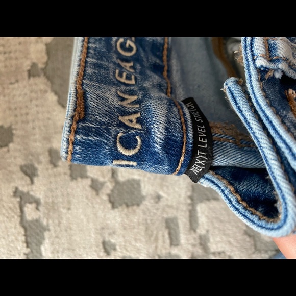 American Eagle Light Wash Stretch Skinny Jeans - Picture 2 of 4